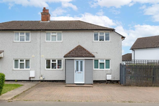 The Avenue, Stotfold, Herts SG5 4LY 3 bed semi