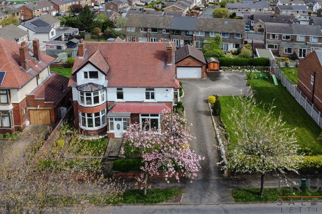 Daisy Road, Brighouse, HD6 6 bed detached house for sale