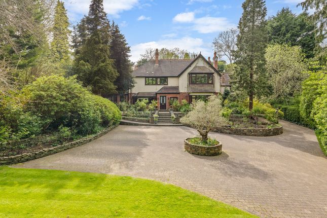 5 bed detached house