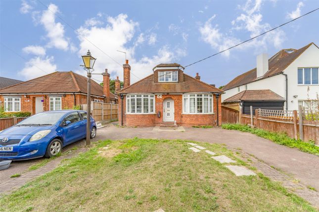 Bangors Road North, Iver SL0 4 bed chalet for sale