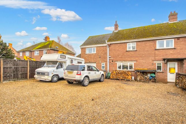 5 bedroom semi-detached house for sale