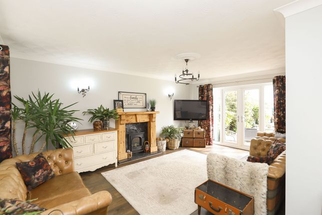 Mansfield Road, Chesterfield S43 5 bed detached house for sale