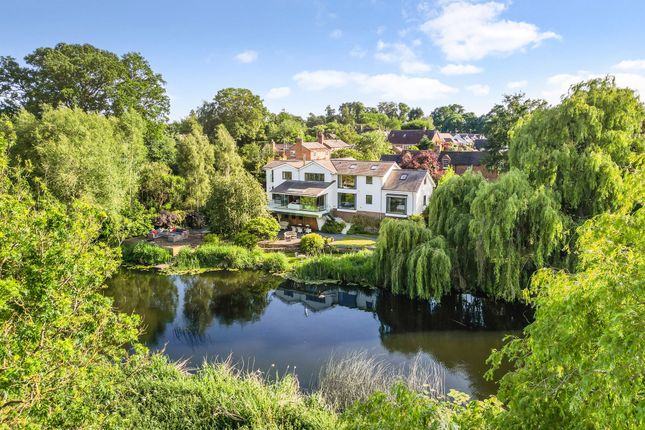 6 bedroom detached house for sale