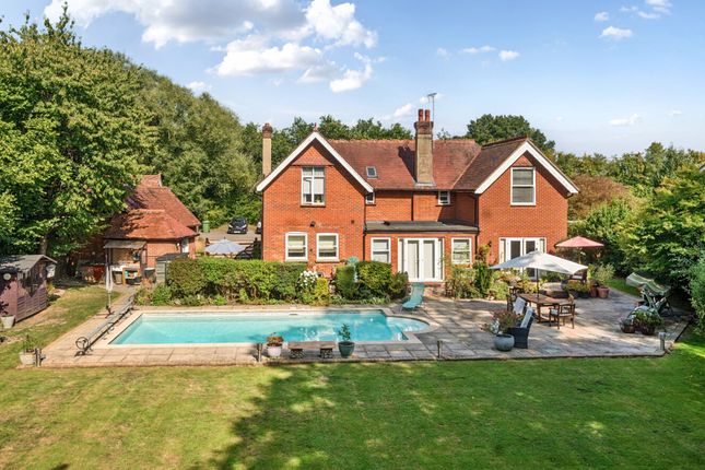 Farnham Road, Liss, GU33 6 bed detached house for sale