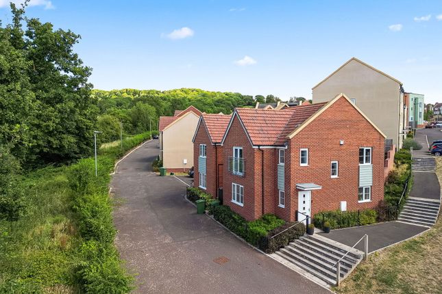 Slad Way, Cheltenham GL52 3 bed detached house for sale