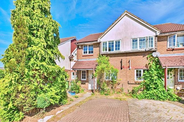 Milland Court, Borehamwood WD6 3 bed terraced house for sale