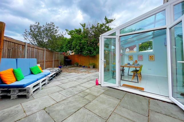 Heathfield Drive, Mitcham CR4 1 bed end of terrace house for sale
