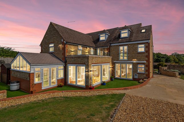 7 bed detached house
