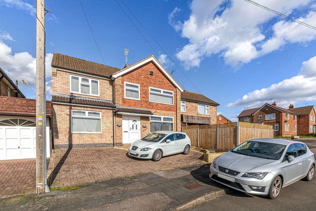 5 bedroom semi-detached house for sale