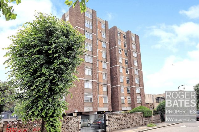 Park Avenue, Ilford, IG1 2 bed flat for sale