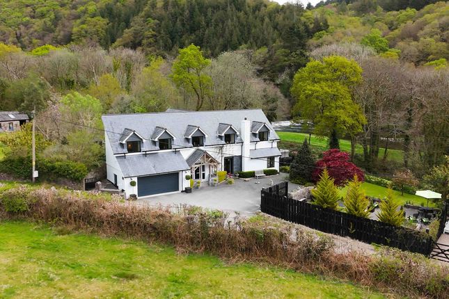 4 bed detached house