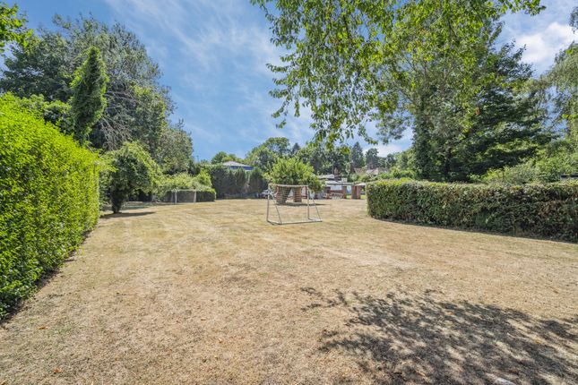London Road, Bourne End, HP1 3 bed detached bungalow for sale