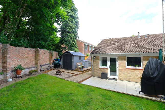 Heythorp Close, Woking, Surrey, GU21 1 bed bungalow for sale
