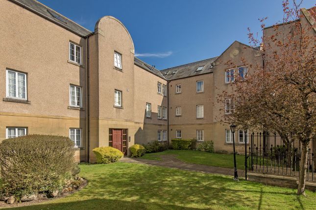 Alexandra Court, St Andrews, KY16 2 bed flat for sale