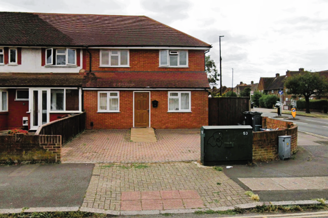 Hampton Lane, Feltham 4 bed end of terrace house for sale