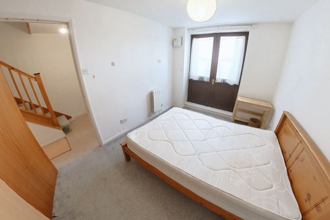 5 bed town house