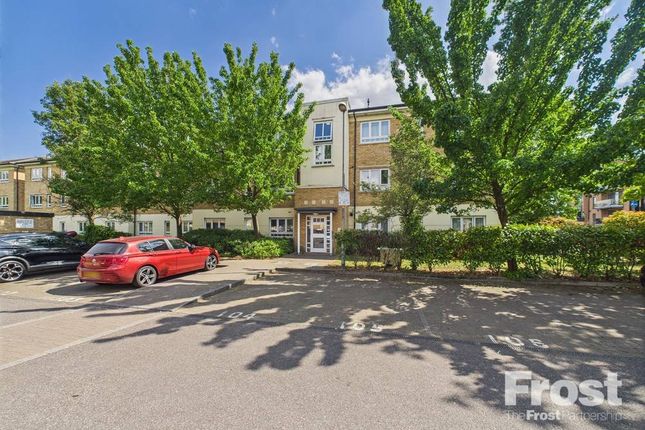 Elvedon Road, Feltham, Middlesex, TW13 2 bed apartment for sale
