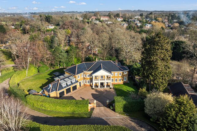 Leatherhead KT22 6 bed detached house for sale