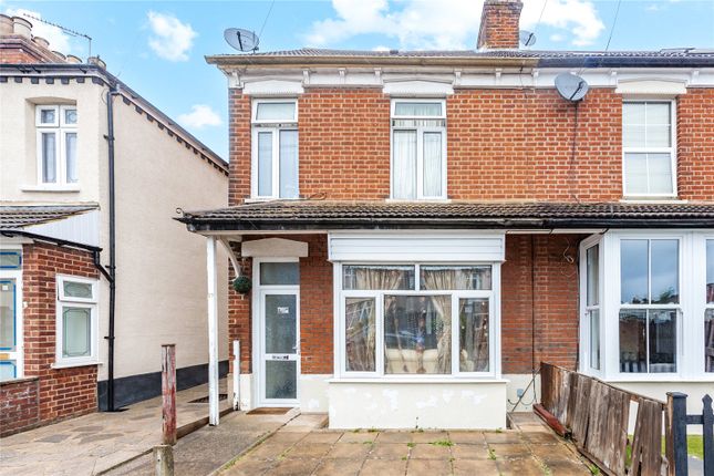 Vine Street, Romford, RM7 3 bed end of terrace house for sale