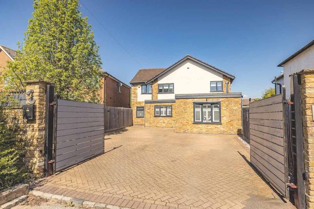 Almond Road, Burnham SL1 5 bed detached house for sale