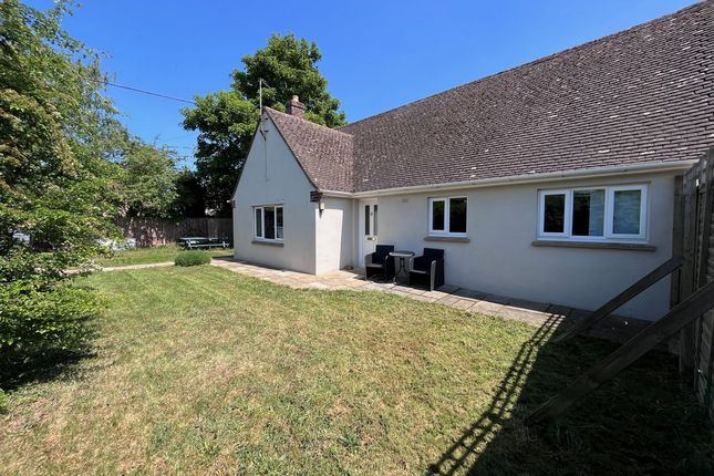 Burford Road, Minster Lovell, OX29 3 bed detached bungalow for sale