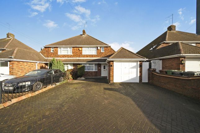 Oakley Road, Challney, Leagrave... 3 bed semi