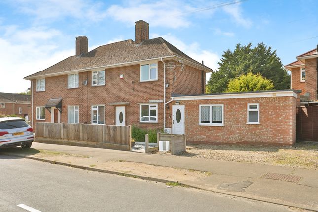 4 bedroom semi-detached house for sale