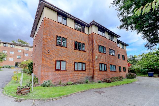 London Road, Buckinghamshire HP11 2 bed apartment for sale
