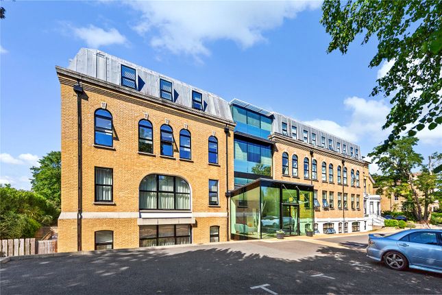 42 Hampton Road, Teddington 1 bed apartment for sale