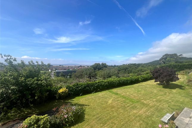 5 bed detached house