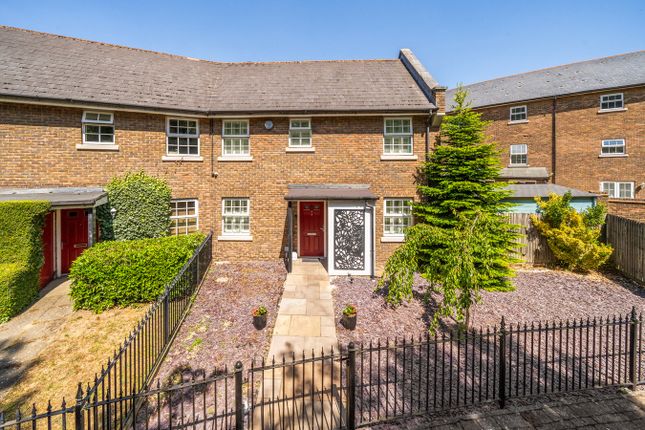 Park Cliff Road, Greenhithe DA9 2 bed end of terrace house for sale