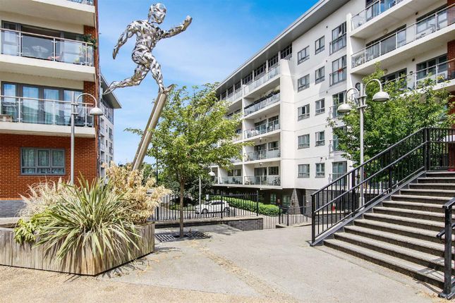 Lonsdale, Wolverton, Milton Keynes 2 bed apartment for sale