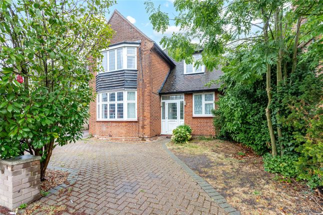 Oaklands Avenue, Romford, RM1 4 bed detached house for sale
