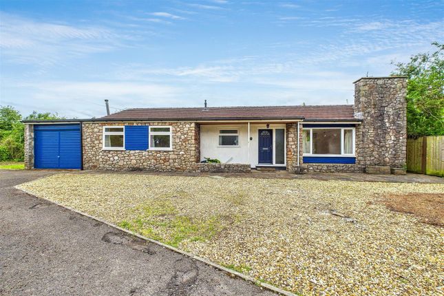 Quiet setting in the desirable area... 3 bed detached bungalow for sale