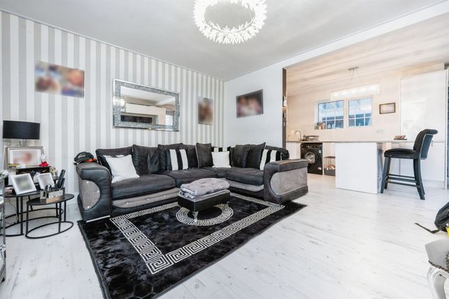 5 bedroom end of terrace house for sale