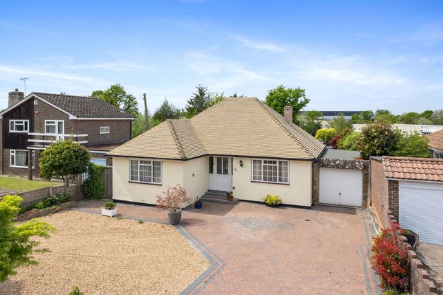 Tinsley Lane, Crawley RH10 2 bed detached bungalow for sale
