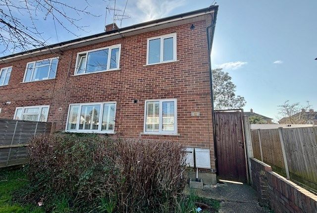 Rayleigh Road, Hutton, CM13 1PL 2 bed maisonette for sale