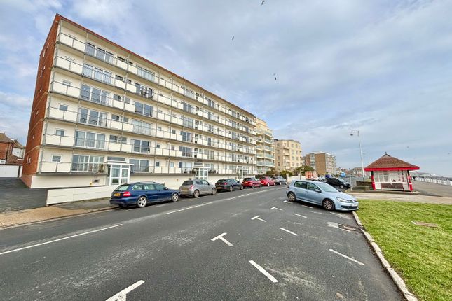 De la Warr Parade, Bexhill on Sea, TN40 3 bed flat for sale