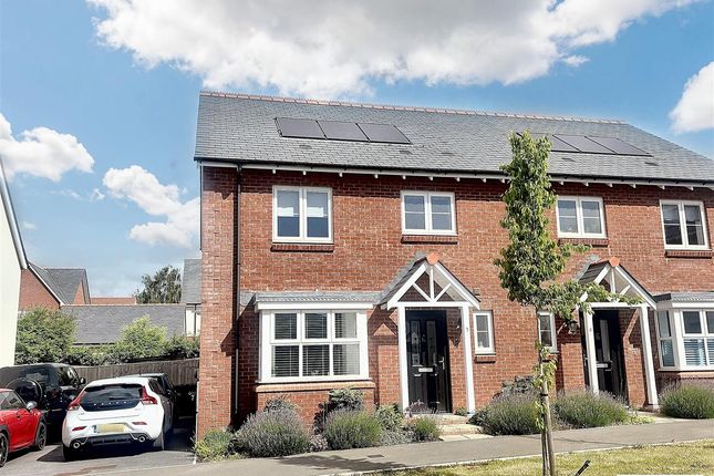 3 bedroom semi-detached house for sale