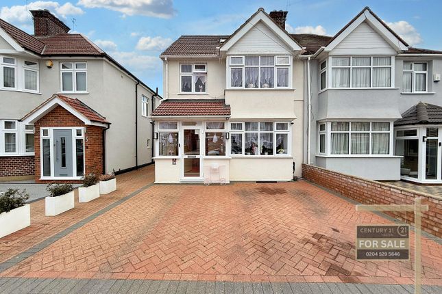 Beverley Avenue, HOUNSLOW TW4 4 bed semi