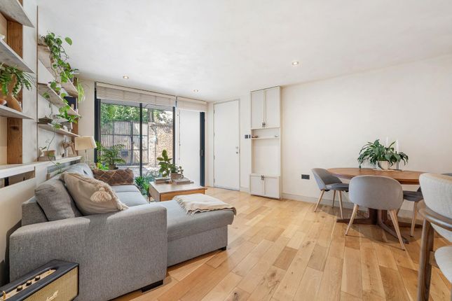 Cadmus Close, SW4 2 bed flat for sale