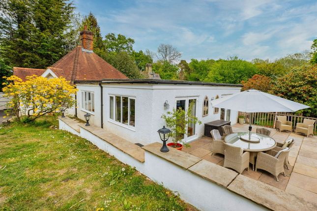 Sandhawes Hill, East Grinstead RH19 3 bed property with land for sale