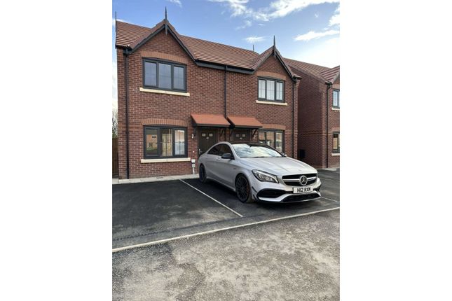 2 bedroom semi-detached house for sale