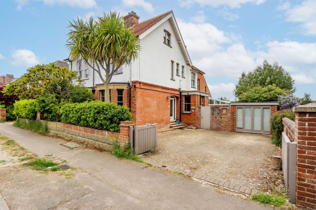 5 bedroom semi-detached house for sale