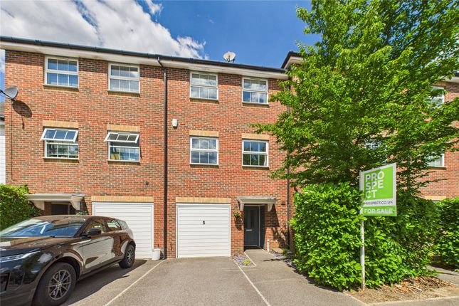 Maple Avenue, Farnborough, Hampshire... 4 bed terraced house for sale