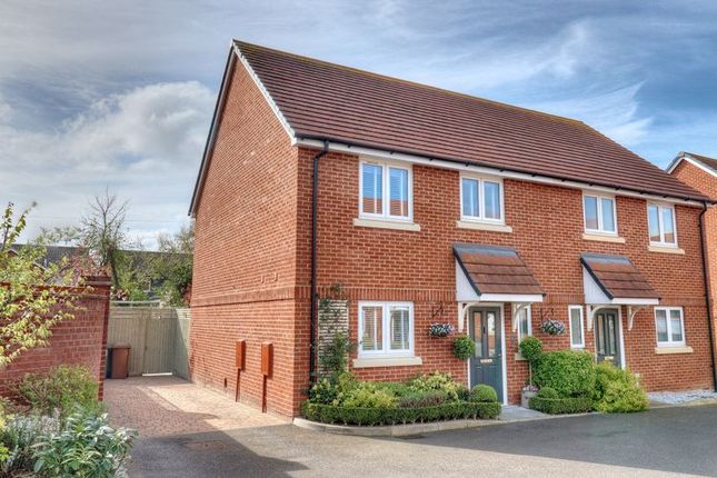 Hawthorn Close, Chinnor OX39 2 bed semi