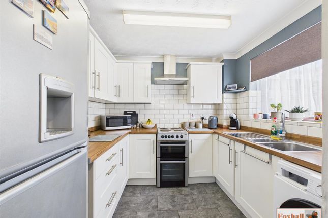 2 bedroom semi-detached house for sale