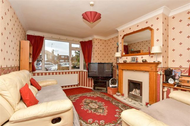 Kennard Close, Borstal, Rochester, Kent 3 bed semi