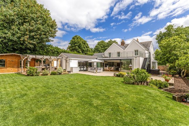 Worster Road, Cookham, Berkshire, SL6 6 bed detached house for sale