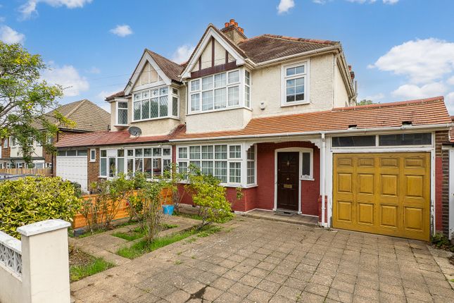 Lavender Avenue, Worcester Park KT4 3 bed semi